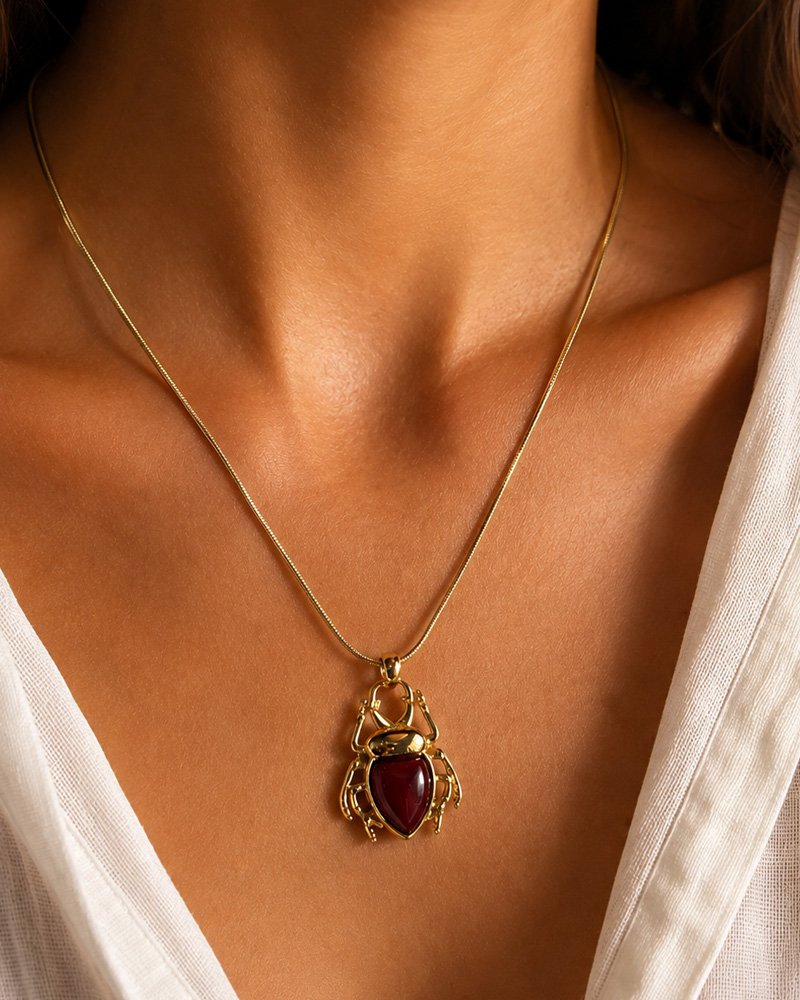 Κολιέ Red Scarab